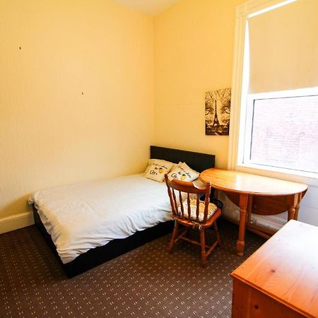 Central Bolton Accommodation 외부 사진