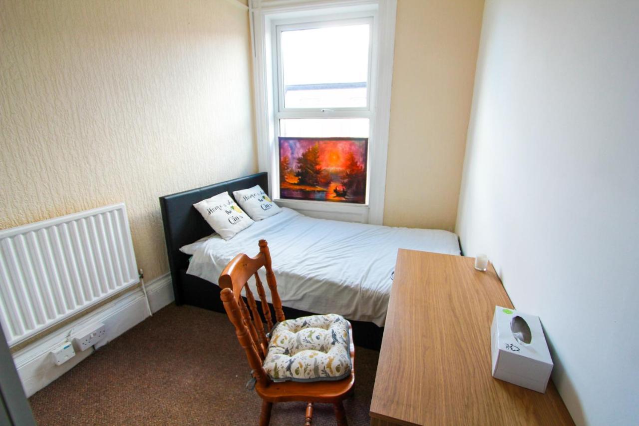 Central Bolton Accommodation 외부 사진