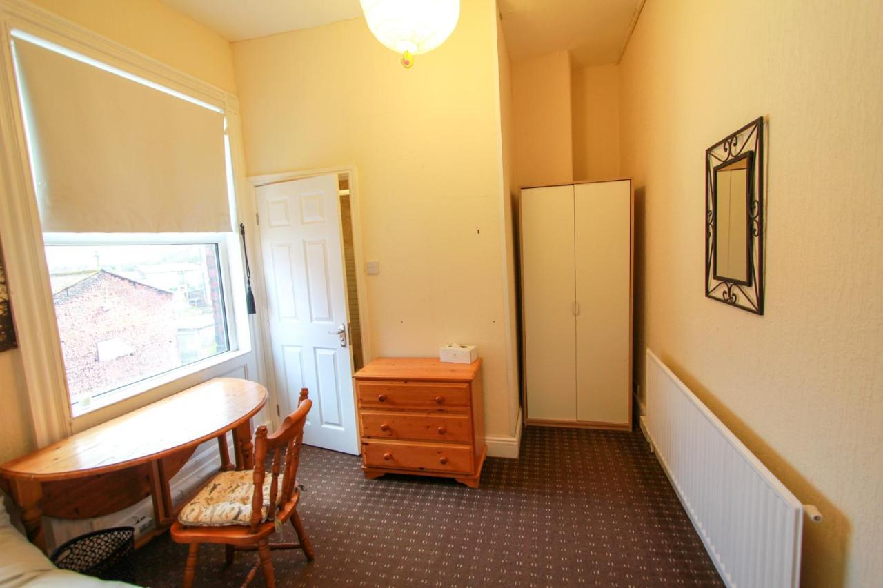 Central Bolton Accommodation 외부 사진