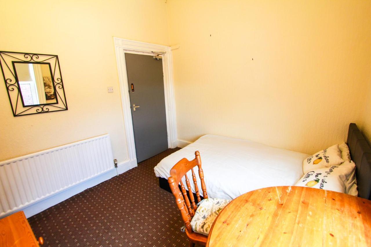 Central Bolton Accommodation 외부 사진