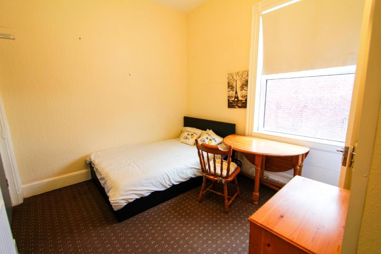 Central Bolton Accommodation 외부 사진