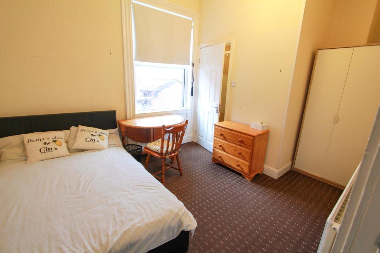 Central Bolton Accommodation 외부 사진