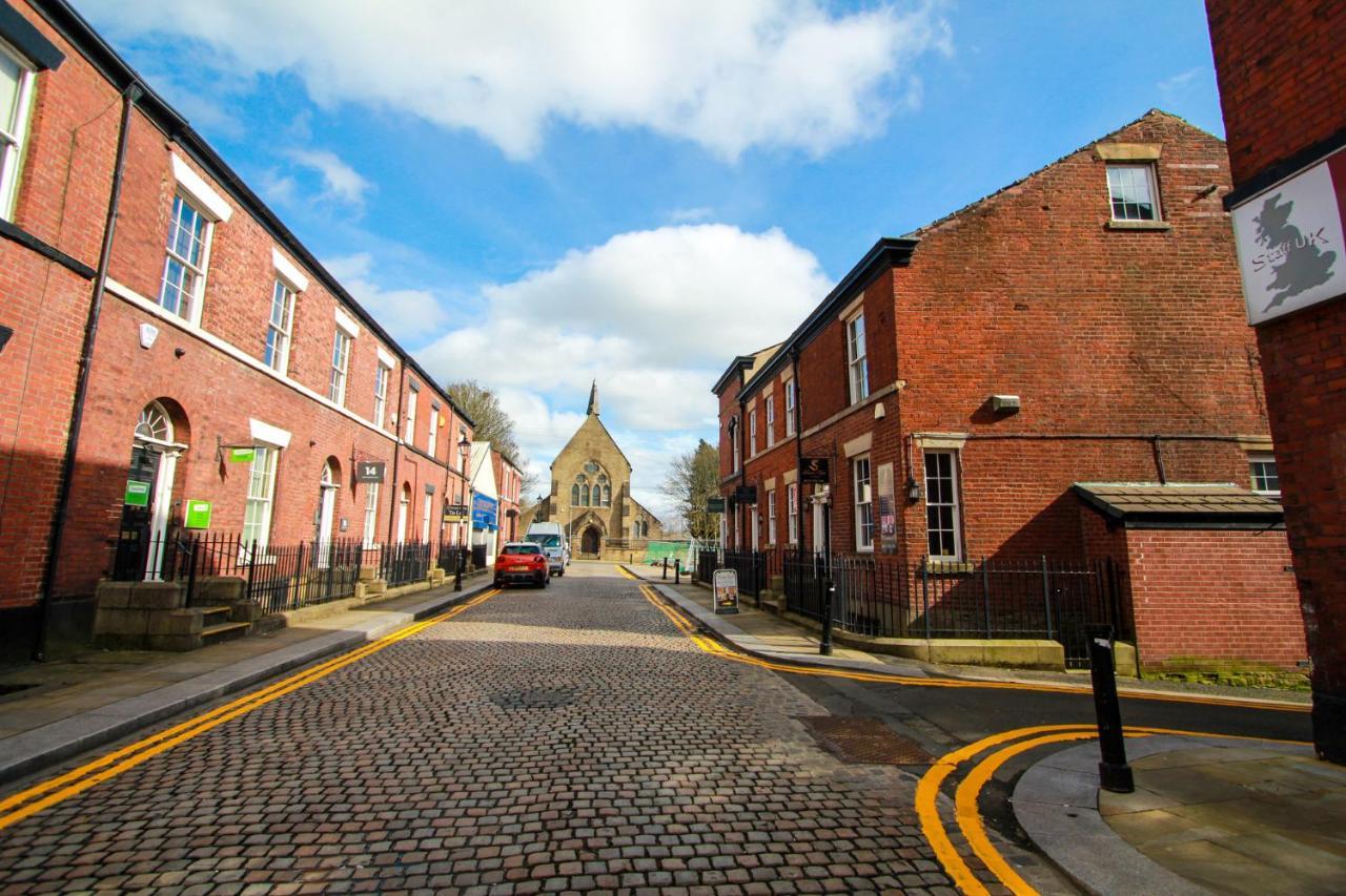 Central Bolton Accommodation 외부 사진